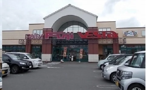 フジグラン志度店さんまで2100m