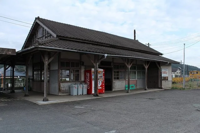 山本駅まで360m