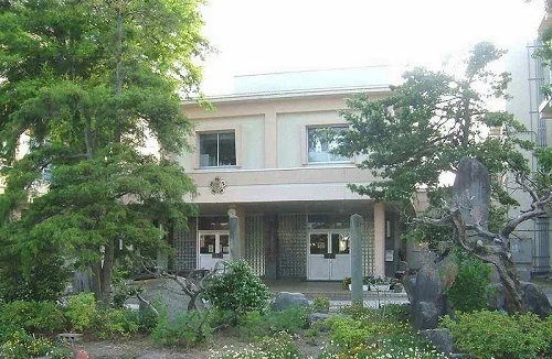 余子小学校まで500m