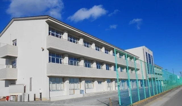 相馬市立向陽中学校まで1800m