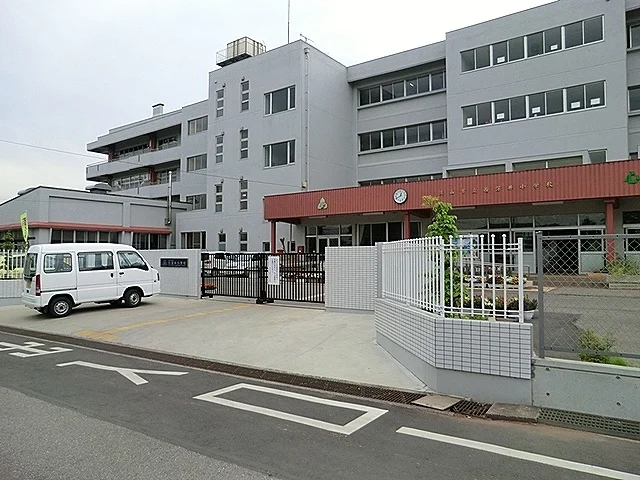 西深井小学校まで450m