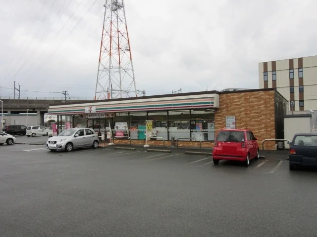 セブンイレブン新八代駅前店まで1200m