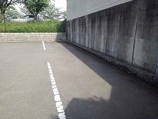 敷地内