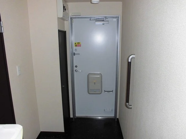 １階手摺あり　２階手摺無し　