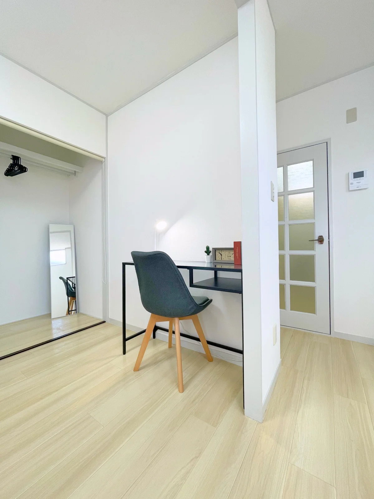 デスク・チェアー