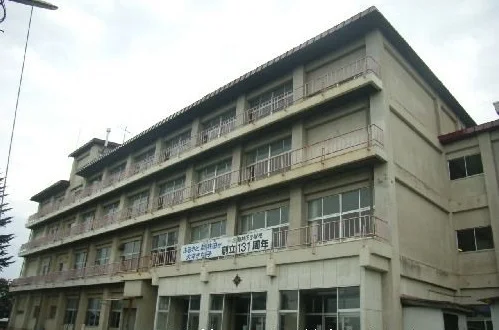 新井田小学校まで650m