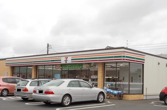 セブンイレブン富里葉山店まで400m