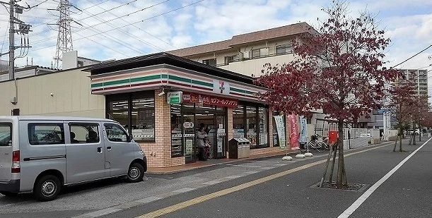 セブンイレブン 東川口駅南口店まで450m