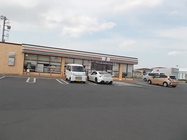 セブンイレブンまで850m