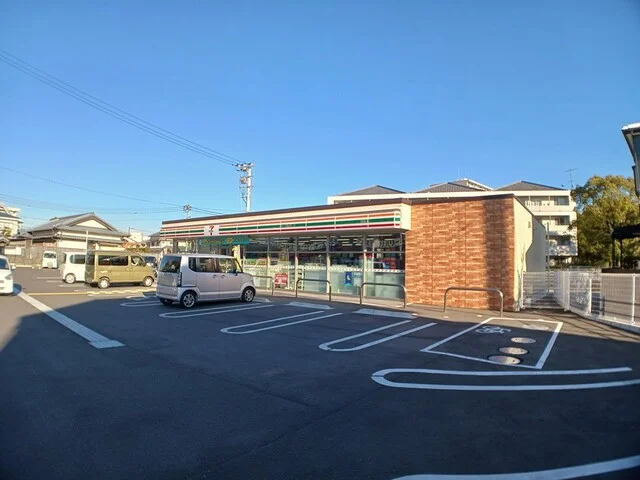 セブンイレブン高知朝倉西町店まで253m
