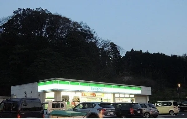 ファミリーマート 松江乃白店まで900m