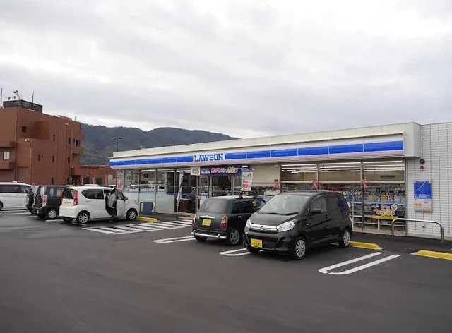 ローソン能美町中町店まで600m