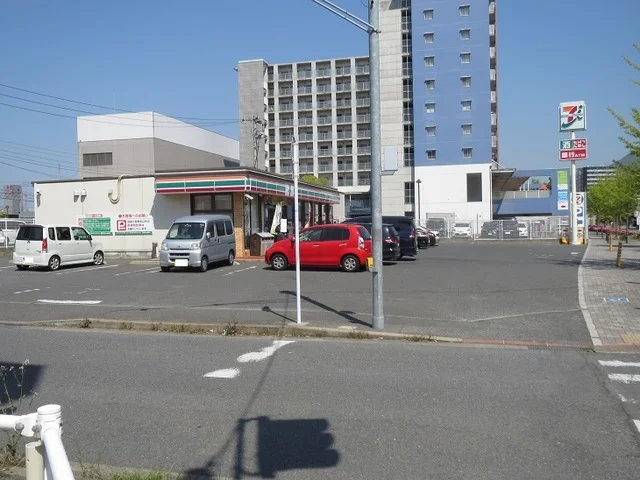 セブンイレブンまで750m