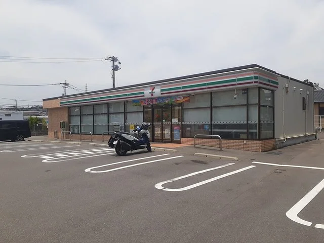 セブンイレブン諫早バイパス店まで580m