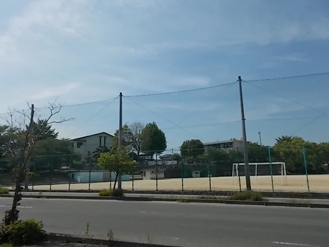 築山小学校まで600m