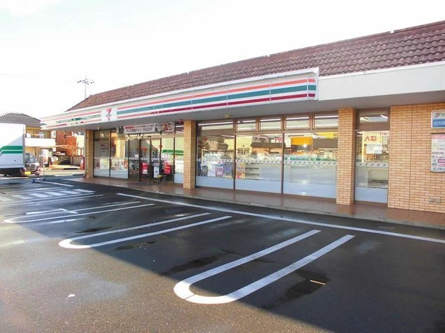 セブンイレブンまで650m