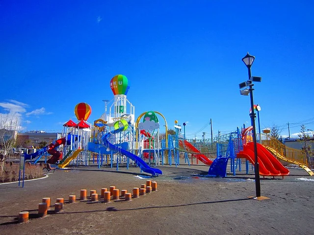 市民交流ひろばまで800m