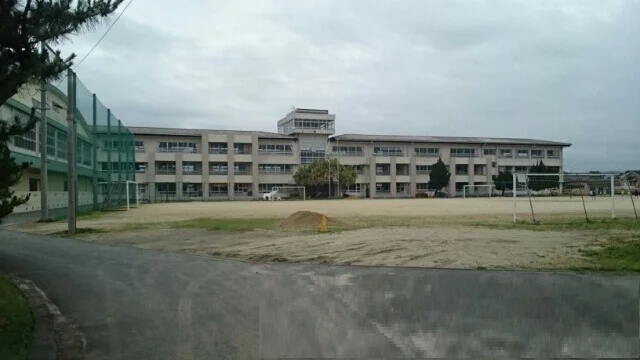 千丁小学校まで2070m