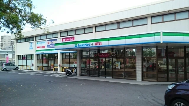 ファミリーマートプラスりうぼうまで260m