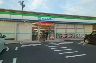 ファミリーマート様まで500m
