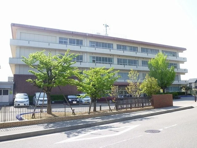 田上小学校まで1900m