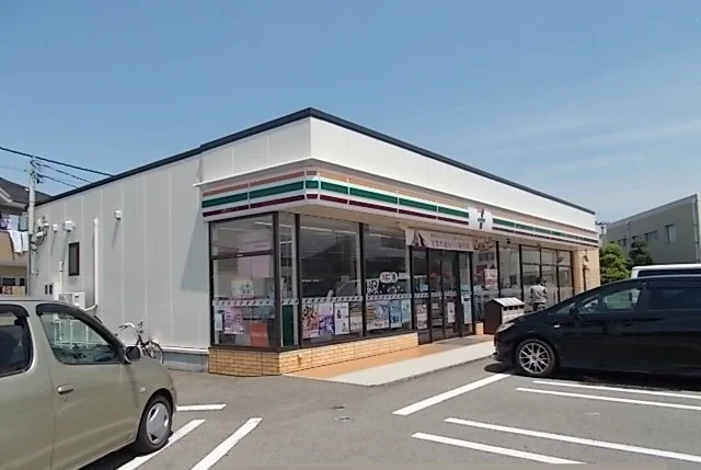 セブンイレブンまで600m