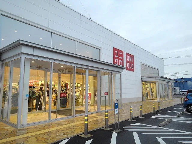 ユニクロ鳥取千代水店まで800m