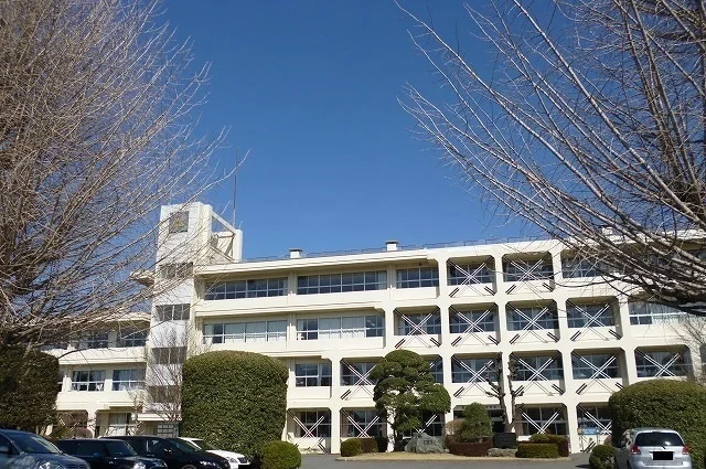 中村中学校まで1220m