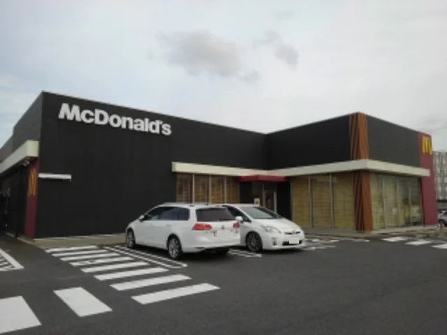 マクドナルドまで650m