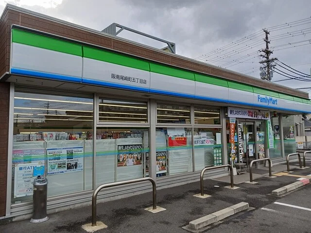 ファミリーマート様まで504m