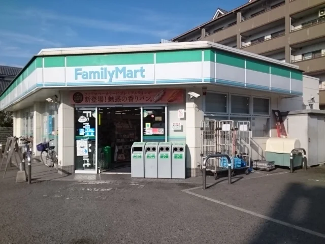 ファミリーマート泉大津穴田店まで400m