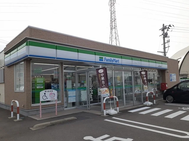 ファミリーマート秋田能代大瀬店まで131m