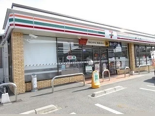 セブンイレブン松阪垣鼻店まで500m