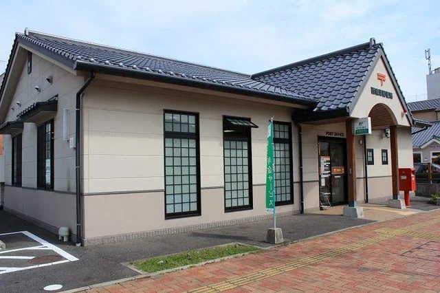 西唐津郵便局まで510m