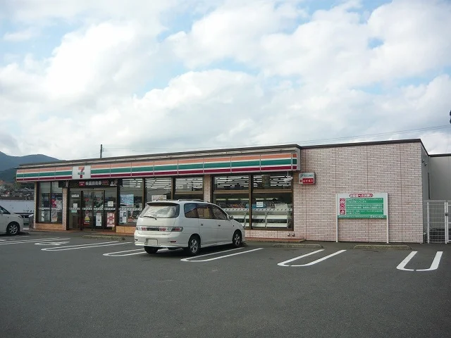 セブン-イレブン 伊万里大里店まで750m