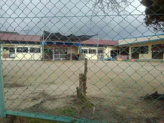 基山幼稚園まで590m