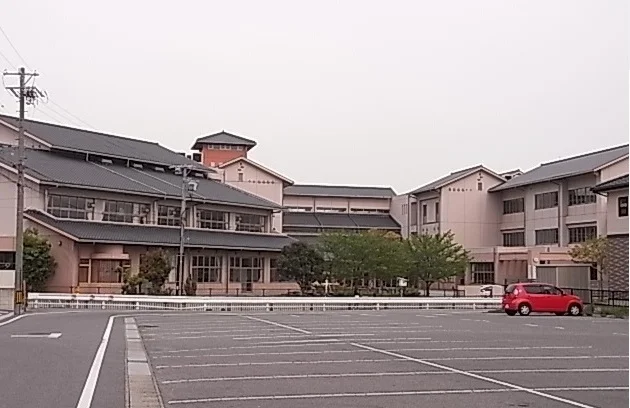 高浜市立翼小学校まで400m