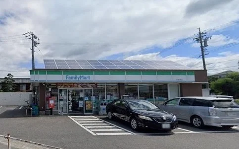 ファミリーマート小垣江西店まで600m