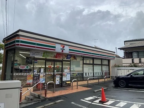 セブンイレブンまで605m