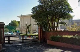 桜小学校まで293m