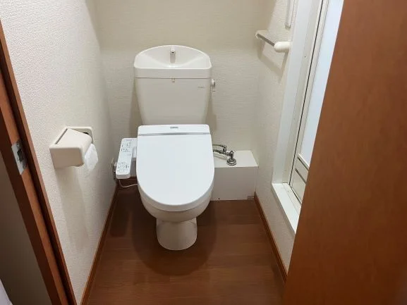 温水洗浄便座付きトイレ