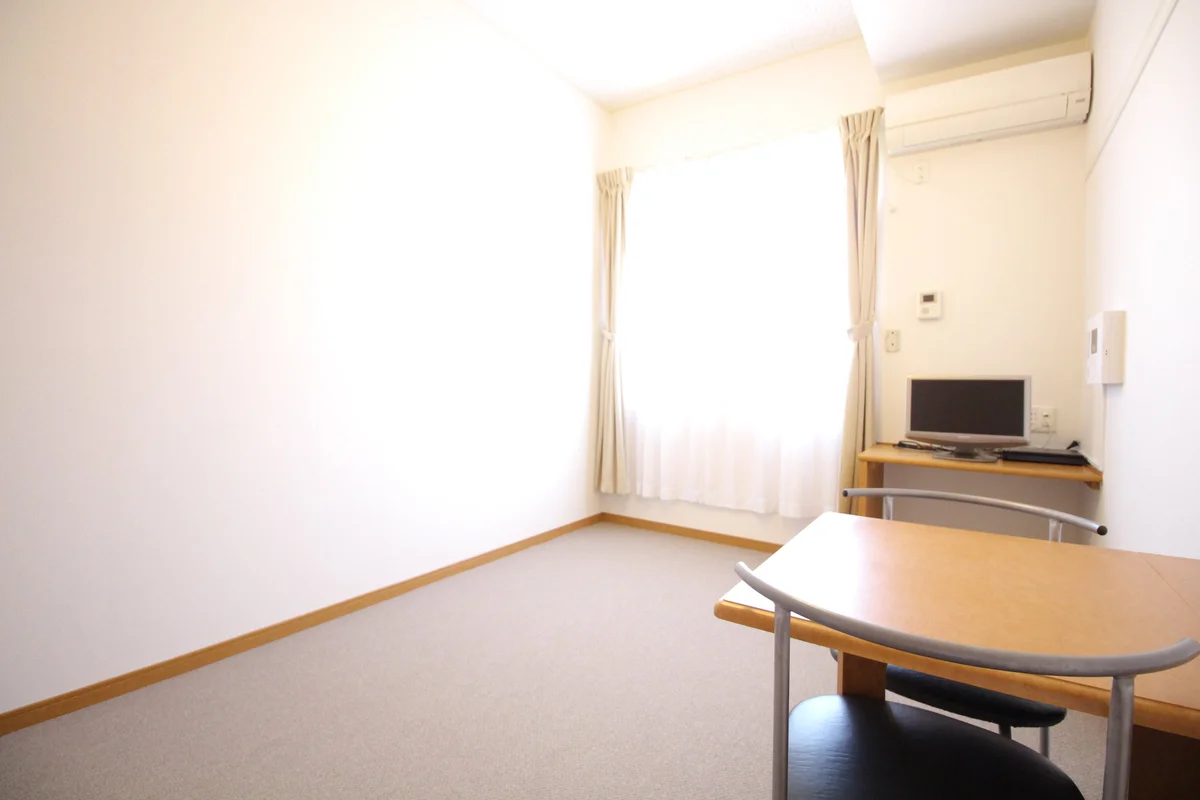 採光面は南東向きで、洗濯物も良く乾きそうです♪