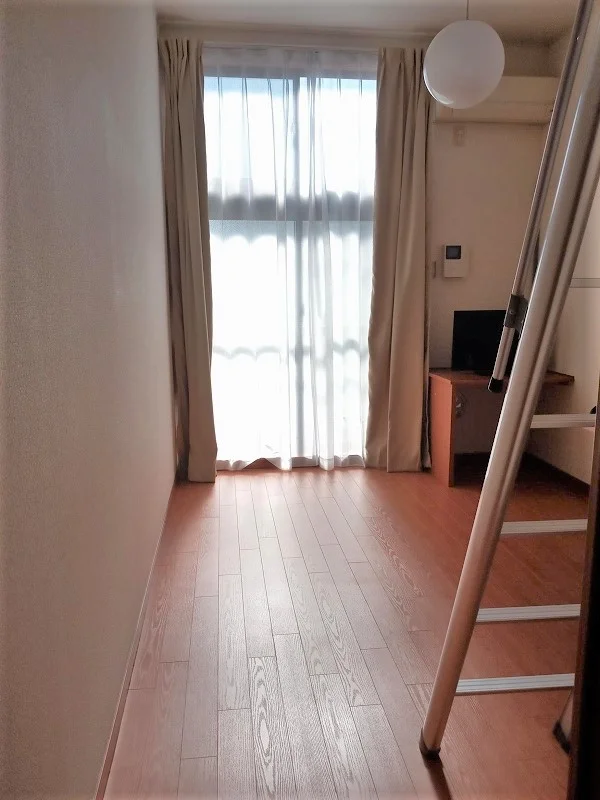 1Fはフローリング、2Fは絨毯になります。