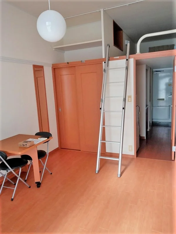 1Fはフローリング、2Fは絨毯になります。