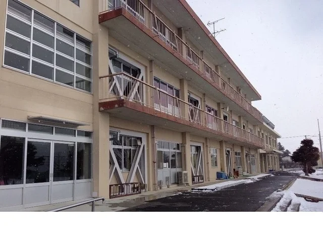 福島市立湯野小学校まで400m