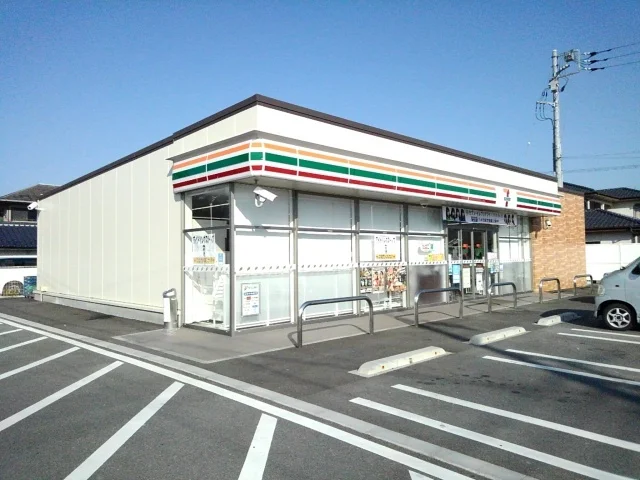 セブンイレブン甲府大津町店まで500m