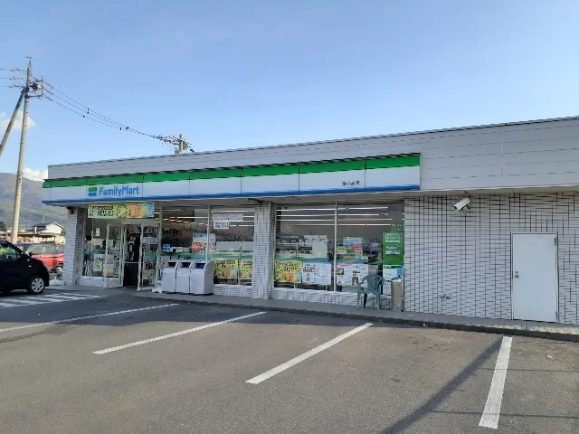 ファミリーマート　寿小赤店まで990m
