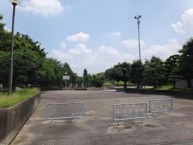 中央公園まで650m
