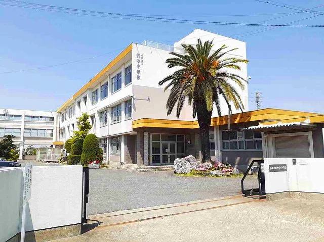 小牧市立　村中小学校まで1100m