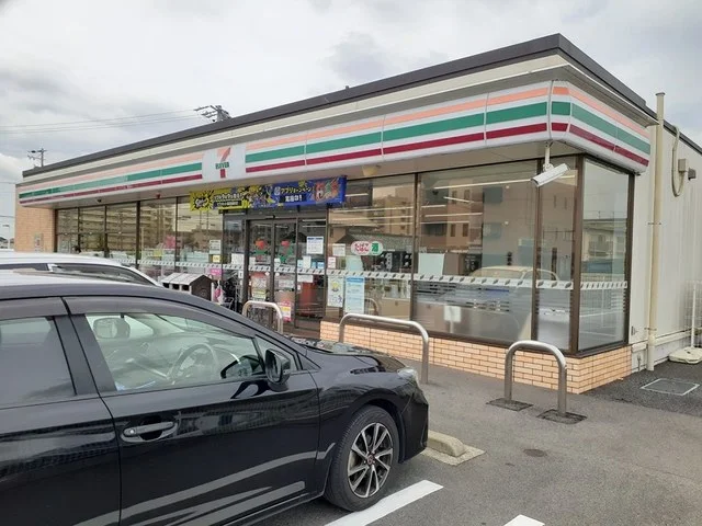 セブンイレブン高御堂2丁目店まで470m
